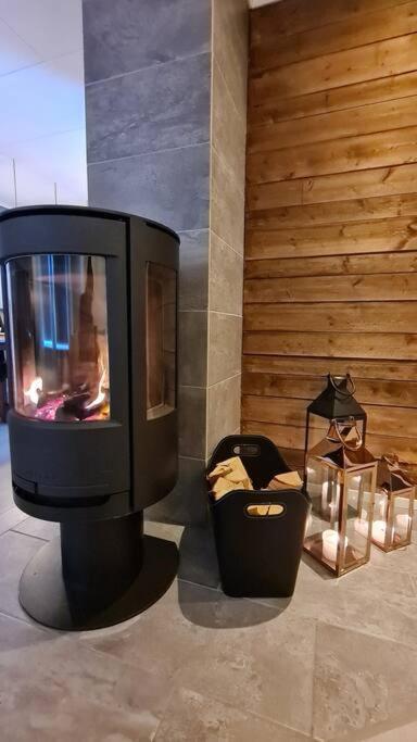 Arctic Lodge Tromvik With Jacuzzi ترومسو المظهر الخارجي الصورة