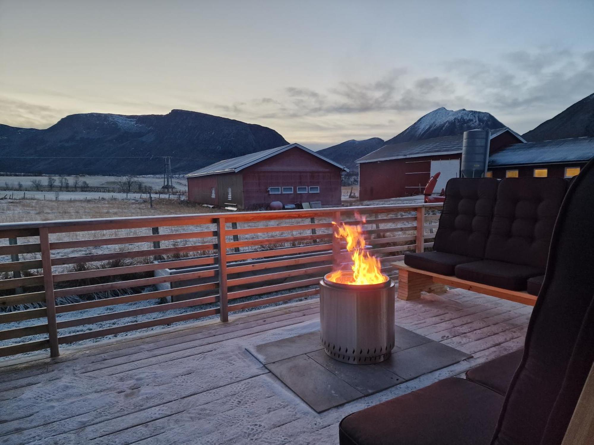 Arctic Lodge Tromvik With Jacuzzi ترومسو المظهر الخارجي الصورة