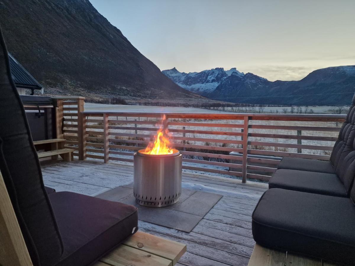 Arctic Lodge Tromvik With Jacuzzi ترومسو المظهر الخارجي الصورة